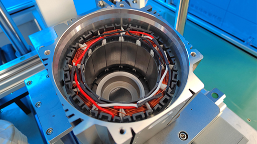 力华宏展伺服电机热套设备：精准赋能高端制造，重塑装配新标准